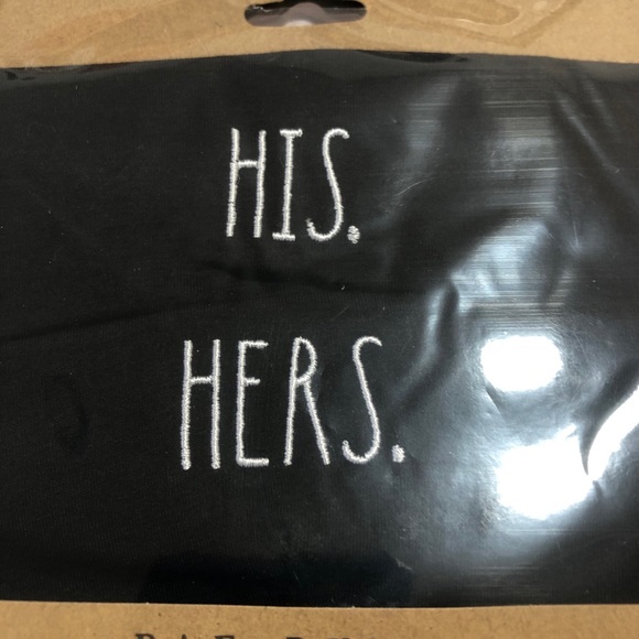 Rae Dunn Set of 2 Masks His Hers Black White Letters New - Picture 1 of 3